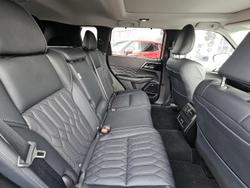 2025 Mitsubishi Outlander Exceed