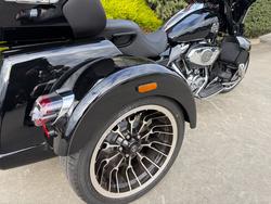 2026 HARLEY-DAVIDSON FLHLT STREET GLIDE 3 LTD (117) Black