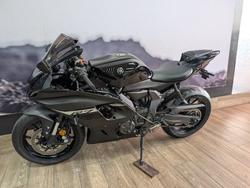 2024 Yamaha YZF-R7LA Black