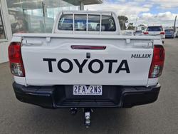 2024 Toyota Hilux SR