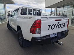 2024 Toyota Hilux SR
