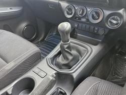 2024 Toyota Hilux SR