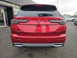 2025 Mitsubishi Outlander Exceed
