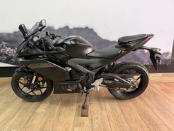 2025 Yamaha YZF-R3 Black
