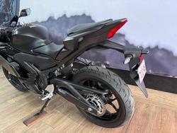 2025 Yamaha YZF-R3 Black