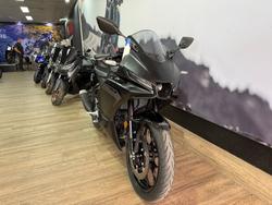 2025 Yamaha YZF-R3 Black
