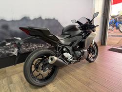 2025 Yamaha YZF-R3 Black