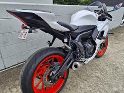 2023 Yamaha YZF-R7LA White