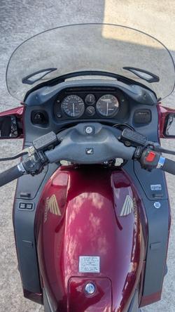 2001 Honda ST1100A Red