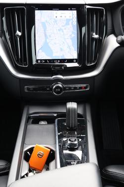 2021 Volvo XC60 B6 R-Design