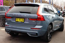 2021 Volvo XC60 B6 R-Design