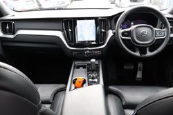 2021 Volvo XC60 B6 R-Design