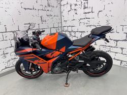 2023 KTM RC 390 RC Orange