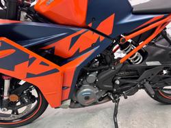 2023 KTM RC 390 RC Orange