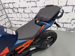 2023 KTM RC 390 RC Orange