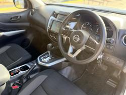 2022 Nissan Navara SL
