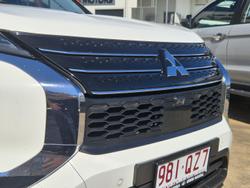 2023 Mitsubishi Outlander ES