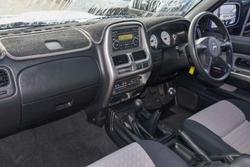 2012 Nissan Navara ST-R