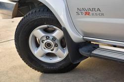 2012 Nissan Navara ST-R
