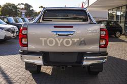 2022 Toyota Hilux SR5