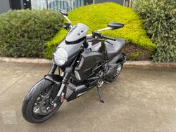 2011 DUCATI DIAVEL Black