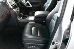 2020 Toyota Landcruiser VX