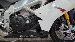 2013 Aprilia RSV4 R WHITE