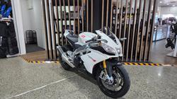 2013 Aprilia RSV4 R WHITE