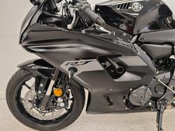 2025 YAMAHA YZF-R7LA Black