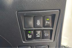 2023 Toyota Hilux SR5