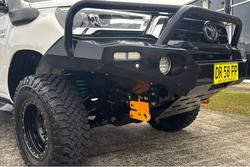 2023 Toyota Hilux SR5