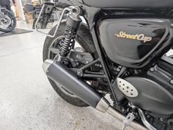 2018 Triumph STREET CUP Black
