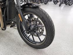 2018 Triumph STREET CUP Black