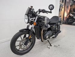 2018 Triumph STREET CUP Black