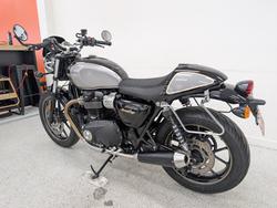 2018 Triumph STREET CUP Black