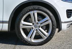2015 Volkswagen Touareg V8 TDI R-Line