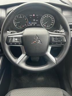 2022 Mitsubishi Outlander LS