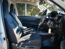 2023 Toyota Hilux SR