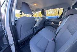 2025 Toyota Hilux SR5