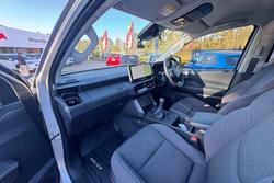 2025 Toyota Hilux SR5
