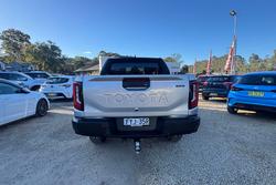 2025 Toyota Hilux SR5