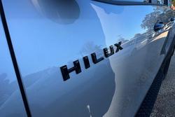 2025 Toyota Hilux SR5