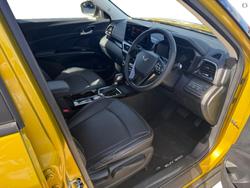 2025 Mahindra XUV3XO AX7L
