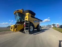 2017 New Holland Cr990