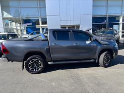 2021 Toyota Hilux SR5
