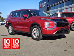 2025 Mitsubishi Outlander ES