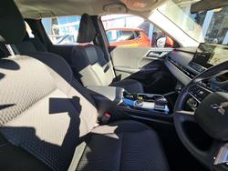 2025 Mitsubishi Outlander ES