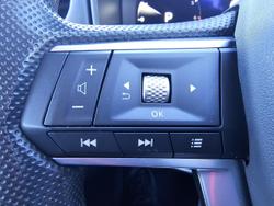 2025 Mitsubishi Outlander ES