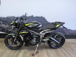 2022 Triumph STREET TRIPLE RS Black