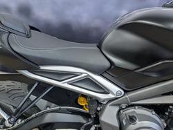 2022 Triumph STREET TRIPLE RS Black
